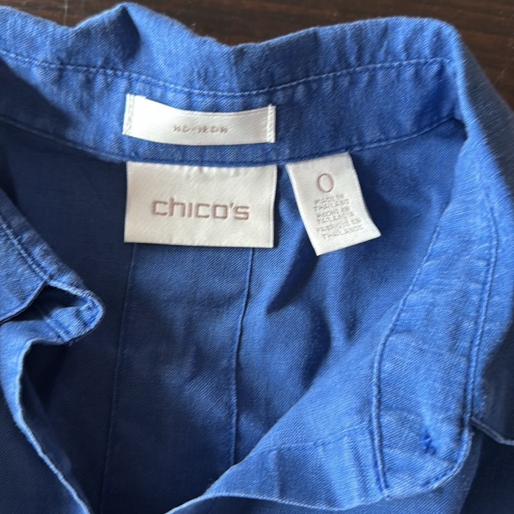 Chico’s Linen Button Up Size 0 - Picture 2 of 5